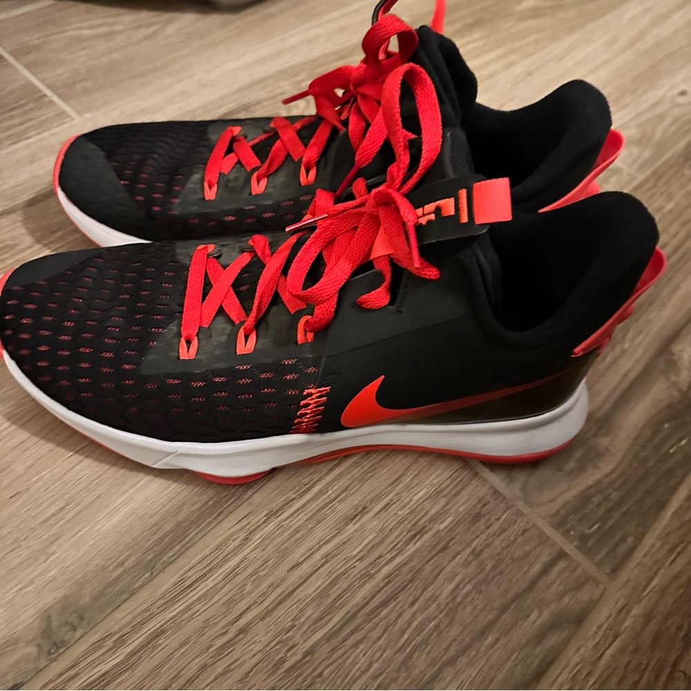 Nike LeBron Witness 5 Basketball Shoes Black Red Sneakers Mens Size 11 Chosen - Picture 5 of 15